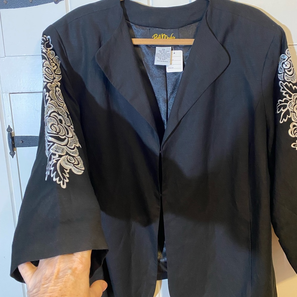 Vintage Bob Mackie Wearable Art Jacket. Embroidered Sleeves. Hook & Eye Closure - Picture 8 of 8